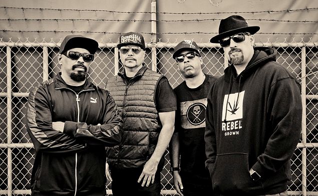 S jointem v koutku huby (Cypress Hill)