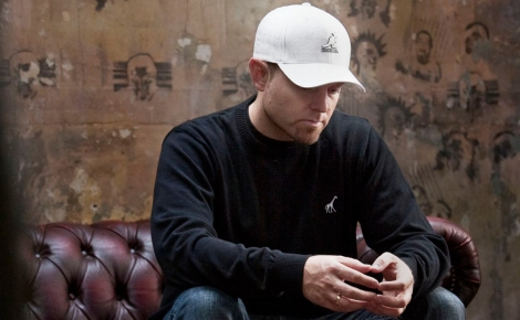 Kdo jiný by měl překročit svůj stín než právě DJ Shadow?