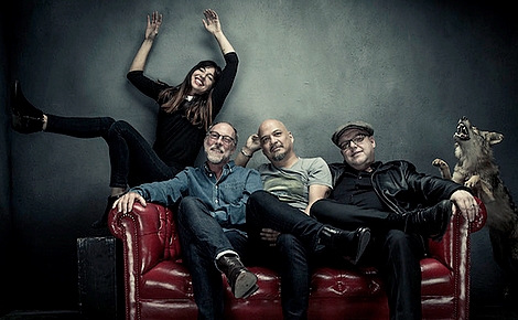 Pixies připomínají novou skladbu i turné