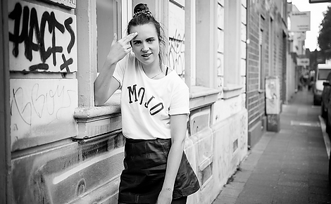 Dánská zpěvačka MØ vystoupí na Fingers Up 2015