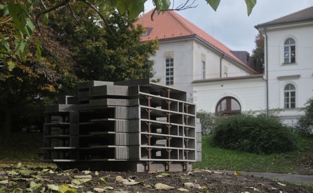 Kunsthalle uvede Sochy domů Krištofa Kintery