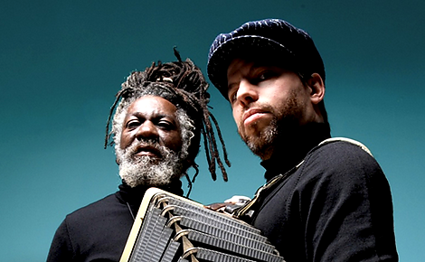 McAnuff & Fixi: afrobeat atypicky s akordeonem